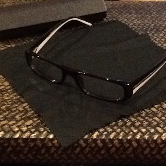 Prada Glasses * Case * Silk Cloth - Picture 3 of 4