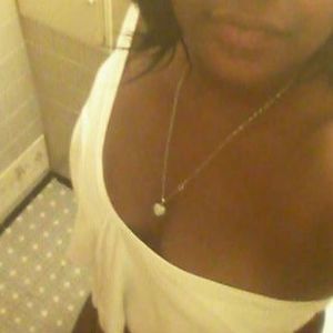 Meet your Posher, Chanel