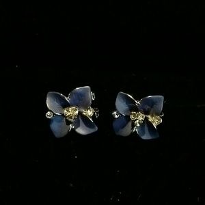 Beautiful blue leaf and rhinestone earings