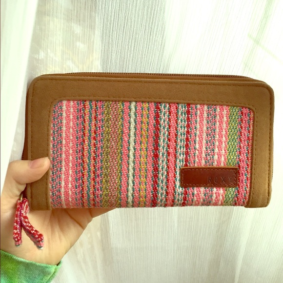 Roxy Clutch