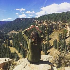 Meet your Posher, Caitlin