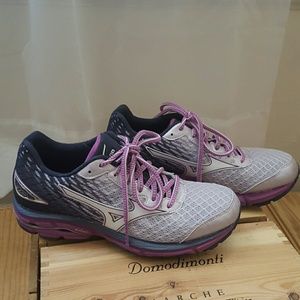 Mizuno Wave Rider 19 Running Shoes