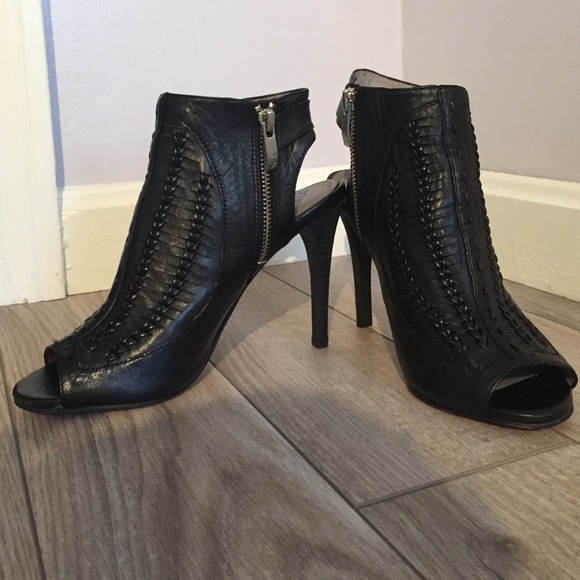 Peep toe Sandal from VINCE CAMUTO.