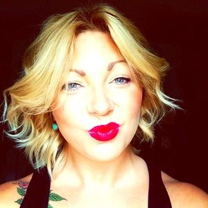 Meet your Posher, Janelle