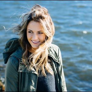 Meet your Posher, Brooke