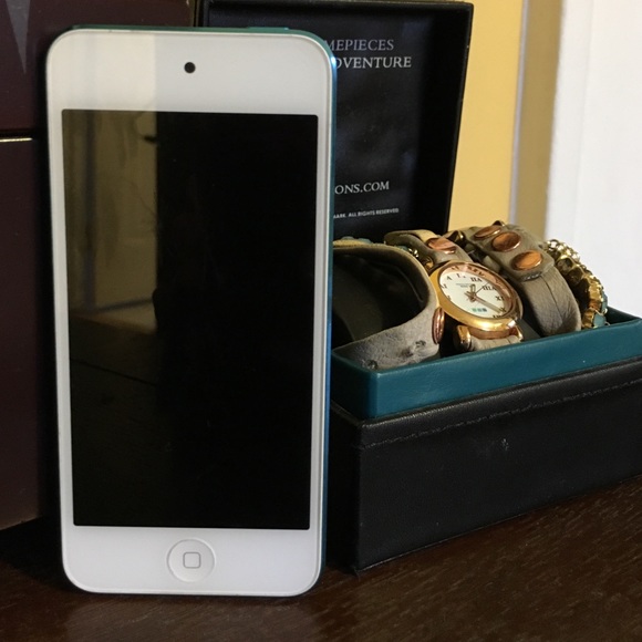 Metallic blue iPod touch