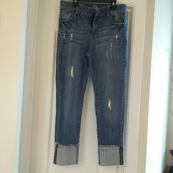 Apt 9 distressed cuffed cropped jeans