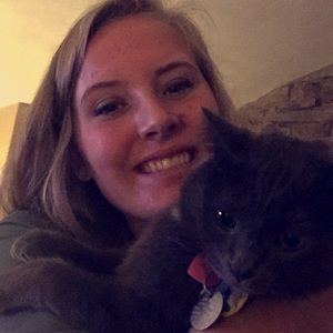 Meet your Posher, Kayla