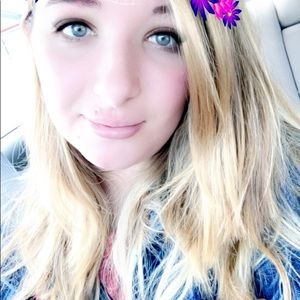 Meet your Posher, Rebecca