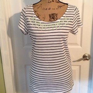 Gap size small short sleeve tee. New with tags