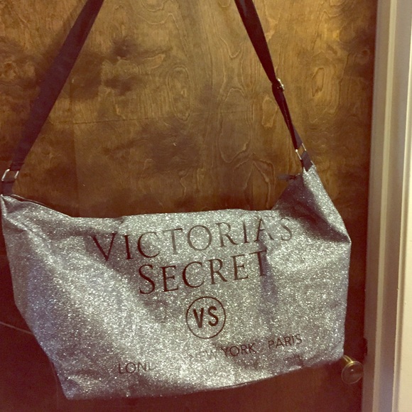 Victoria travel bag