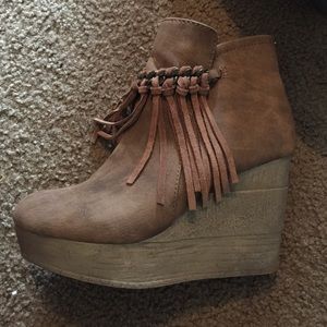 Sbicca fringe wedge