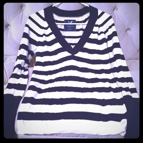 American Eagle navy & white striped v-neck sweater
