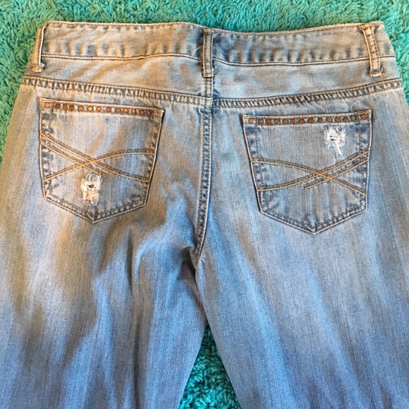 đCLOSET CLEANOUTđDistressed Areopostale Jeans - Picture 4 of 4