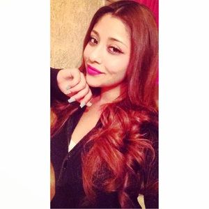 Meet your Posher, Cassandra