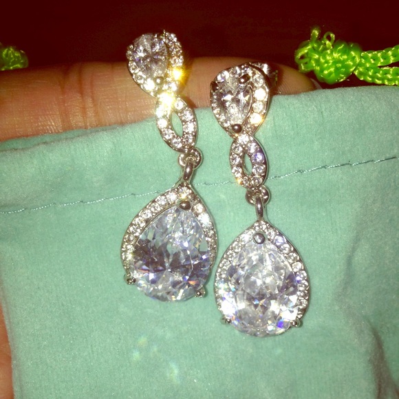 Teardrop dangle bridal wedding earrings