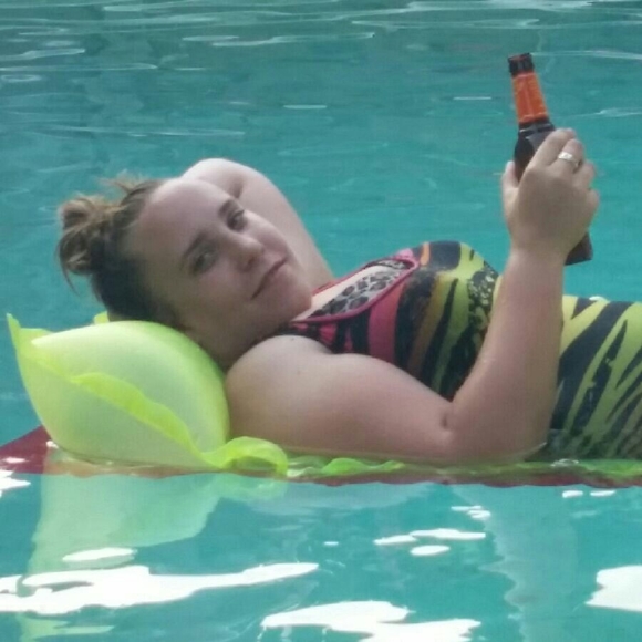 Meet your Posher, Alicia - Picture 1 of 1