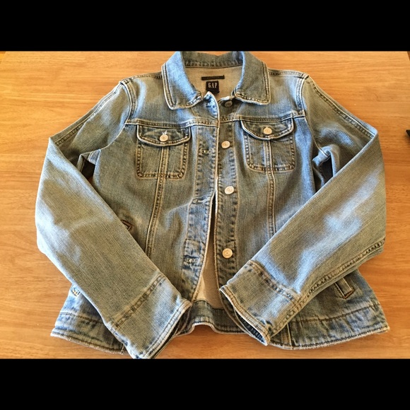 Hardly worn GAP denim jacket