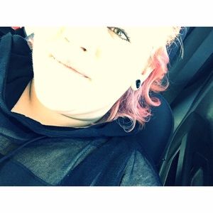 Meet your Posher, Olivia