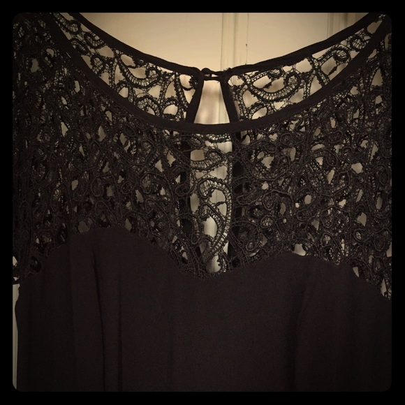 Sweetheart neckline with lace full length