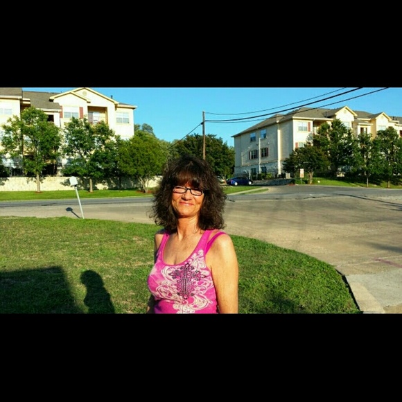 Meet your Posher, Shari - Picture 1 of 1