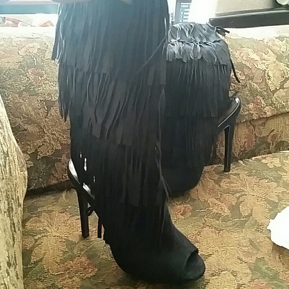 Fringe boots - Picture 1 of 3
