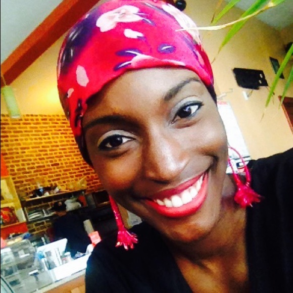 Meet your Posher, Sapphira