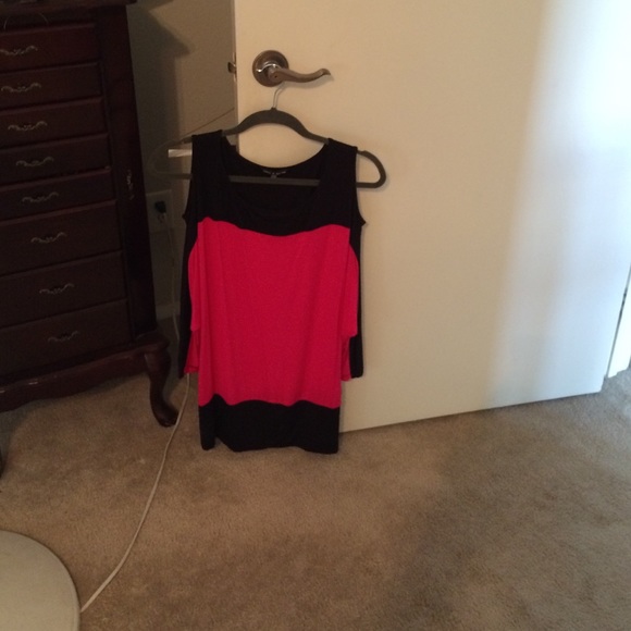 Cold shoulder top