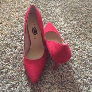 Red Rue 21 Pumps