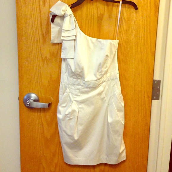 ❌SOLD❌French Connection Cream dress