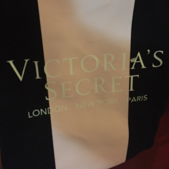 Victoria Secret Shoulder Bag. - Picture 4 of 4