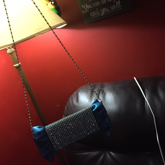 Turquoise clutch - Picture 3 of 3