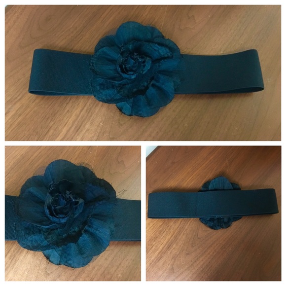 Loft Black Flower Belt - Picture 1 of 4