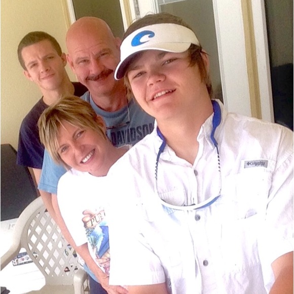 Meet your Posher, Debra - Picture 2 of 3