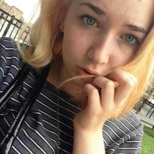 Meet your Posher, Lily