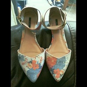 Forever 21 floral pointed flats