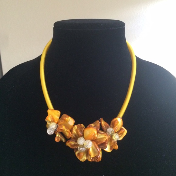 Handmade statement necklace in yellow gold