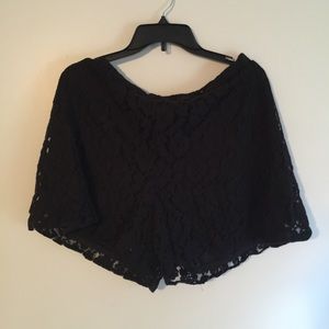 Mudd lace overlay shorts