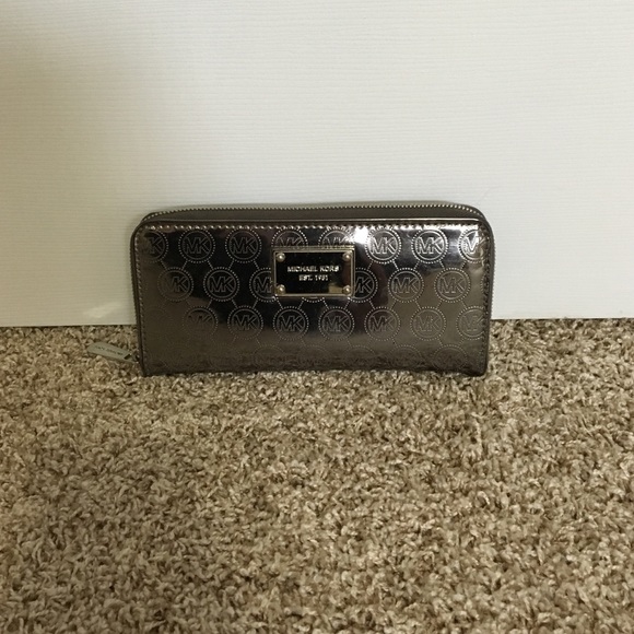 Michael Kors Metallic Wallet