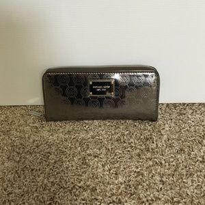 Michael Kors Metallic Wallet