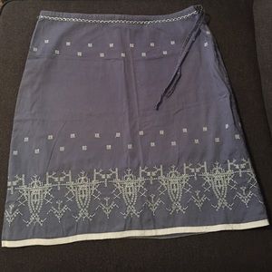 American Eagle embroidered blue skirt