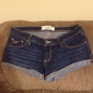 Hollister shorts barely worn!