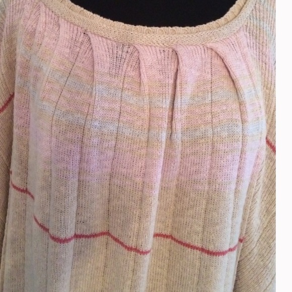 Love Stitch Poncho - Picture 5 of 5