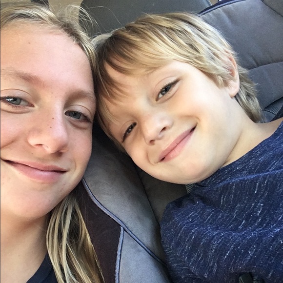 Meet your Posher, PoshPerks Christina @Freebies01 - Picture 7 of 11