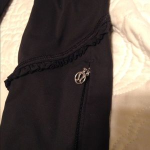 Lululemon size 2 crops