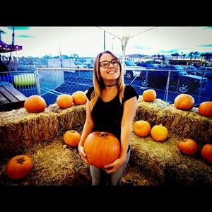 Meet your Posher, Alicia