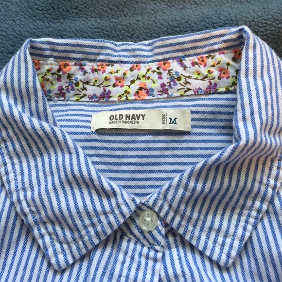 Old navy medium striped button up - Picture 2 of 3