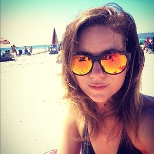 Meet your Posher, Samantha