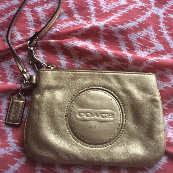 💥Coach Clutch 💥