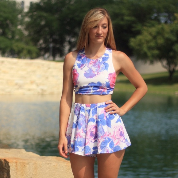 Rose Garden Two Piece Set - Picture 3 of 4